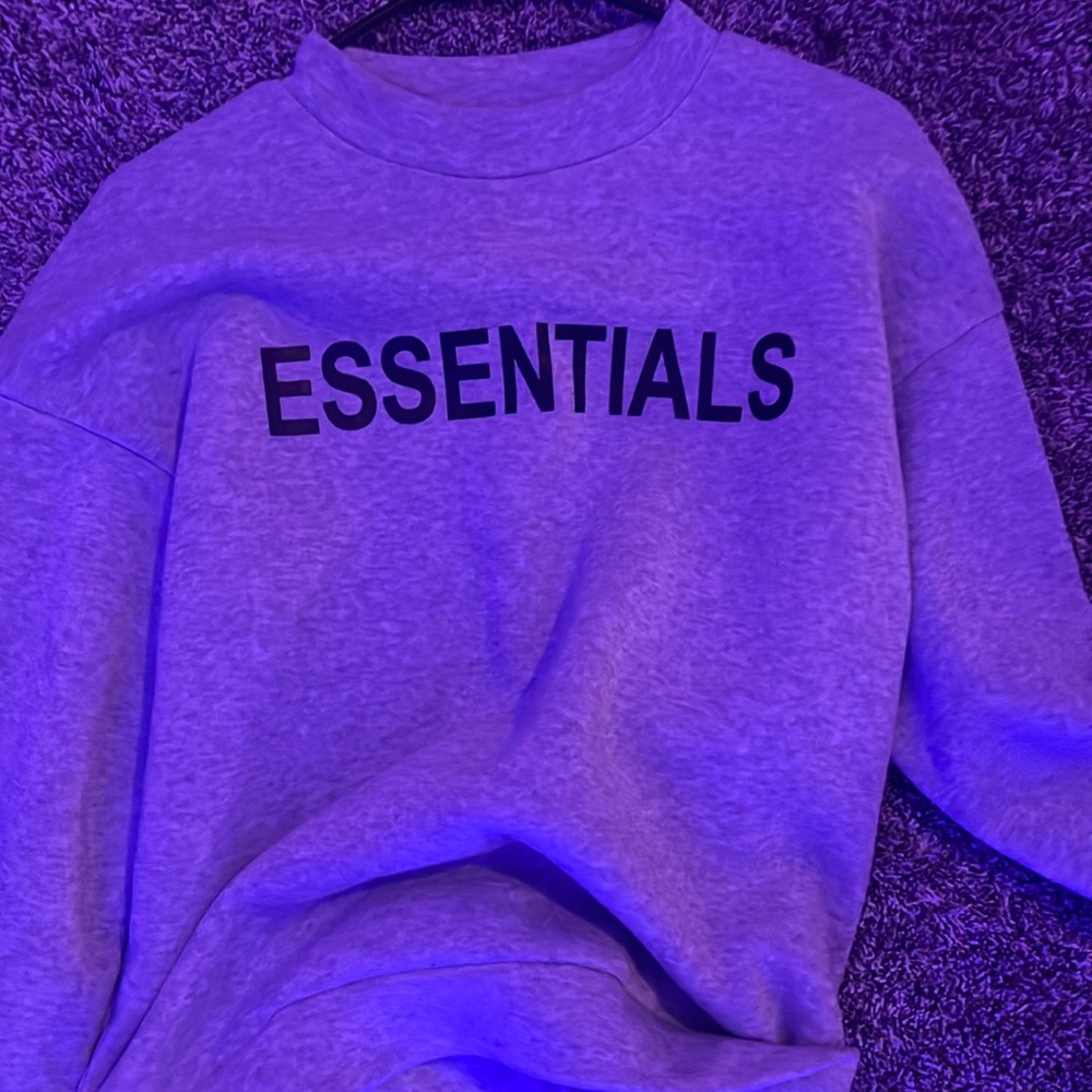 grey crew neck